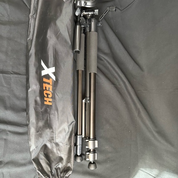 XTech Tripod - Picture 9 of 9